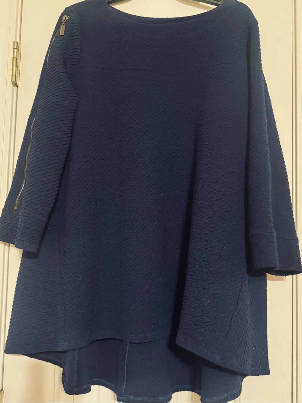 IC Navy High-Low Textured Swing Top with Zip-Detail Sleeves